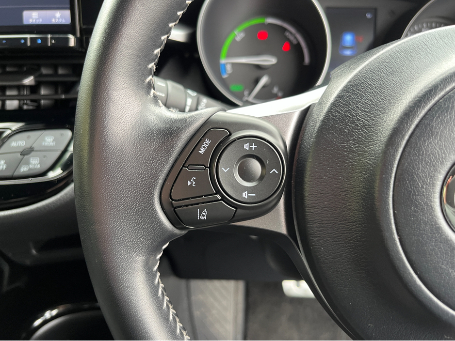 2020 Toyota C-HR - image 19