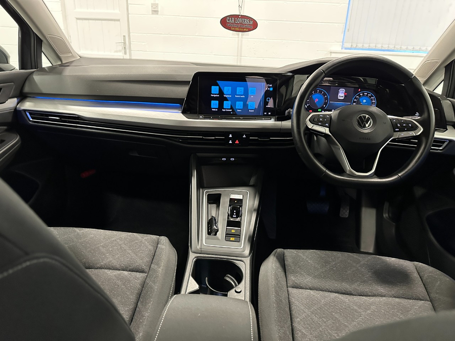 2021 Volkswagen Golf - image 36