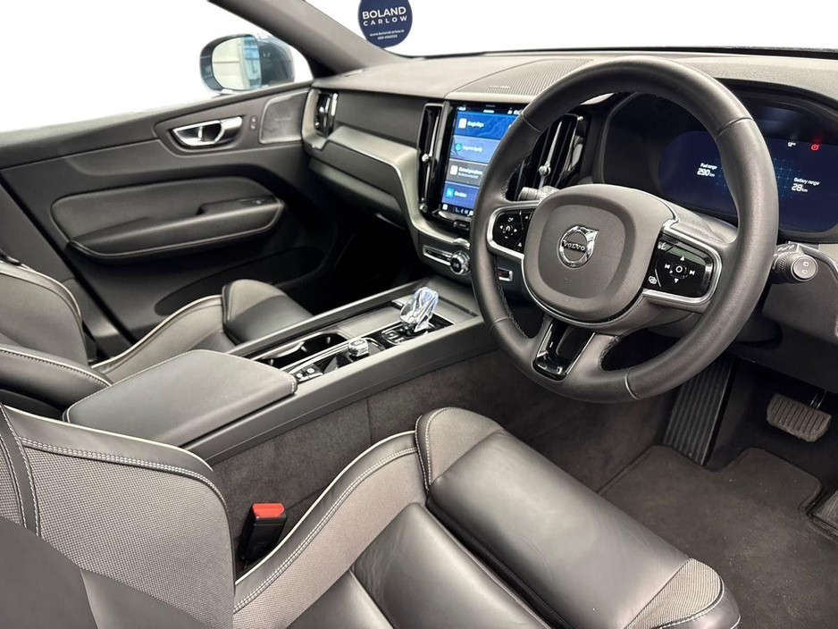 2024 Volvo XC60 - image 6