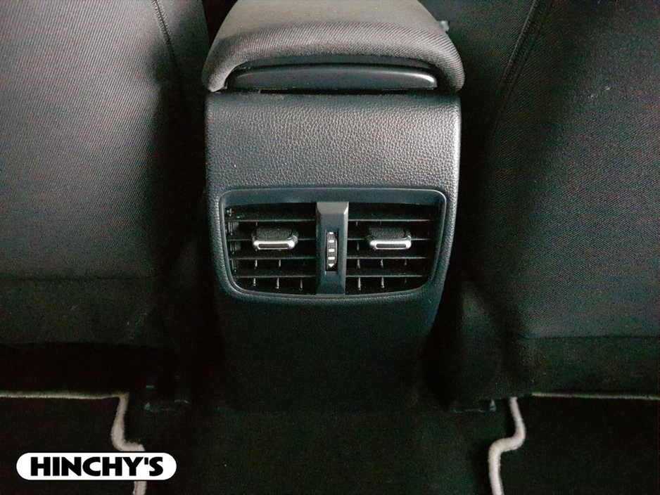 2020 Toyota Corolla - image 24