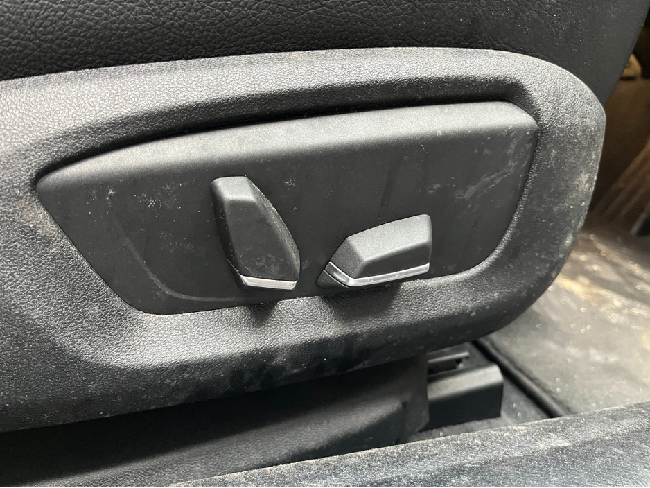 2017 BMW 5 Series - image 14