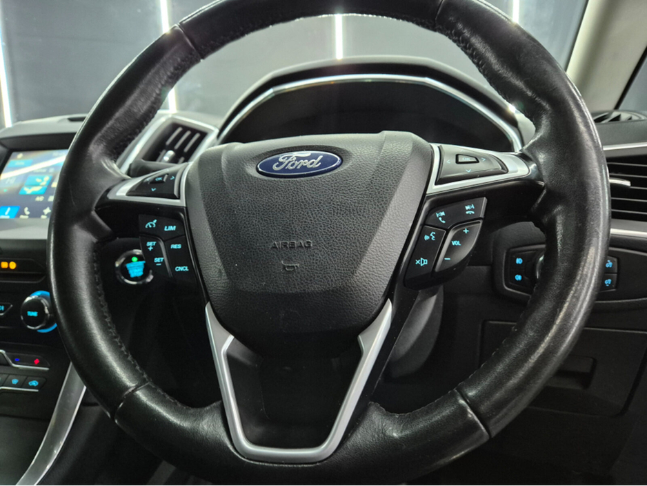 2017 Ford S-Max - image 7