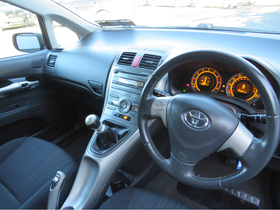 2009 Toyota Auris 1.33  VVT-I TR 5DR PETROL LOW MILEAGE BLACK €4,950