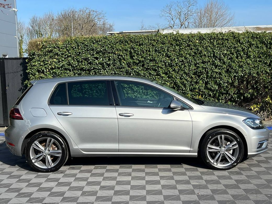 2019 Volkswagen Golf - image 2