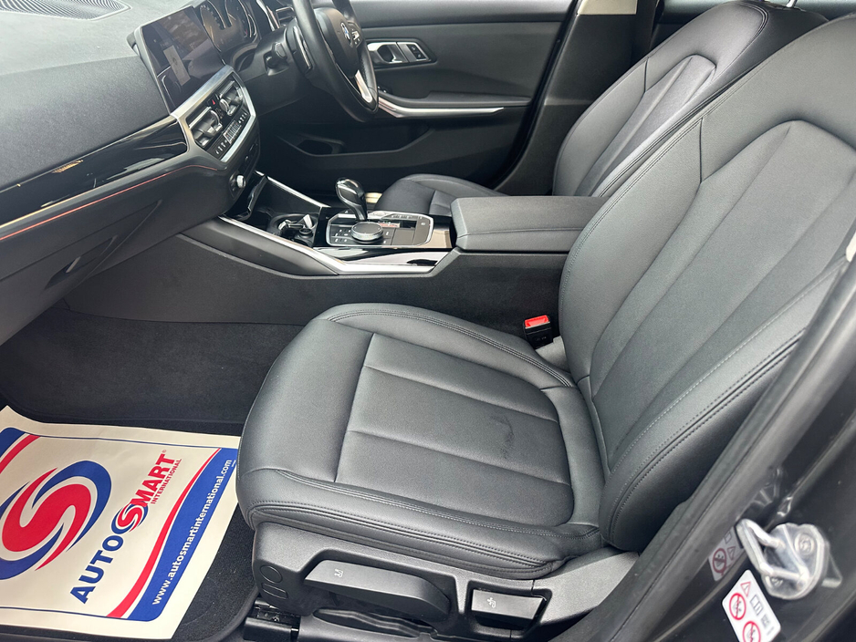 2019 BMW 3 Series - image 10