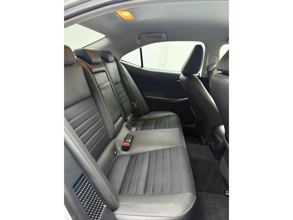 2017 Lexus IS 300 h 300h Executive €18,950