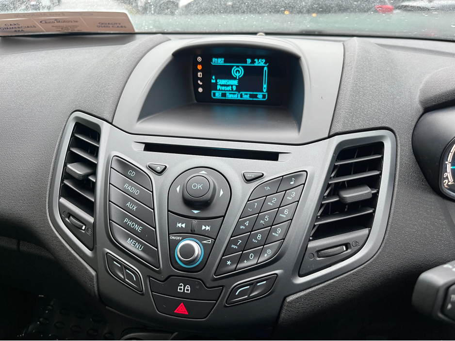 2015 Ford Fiesta ZETEC 1.2 PETROL €8,950