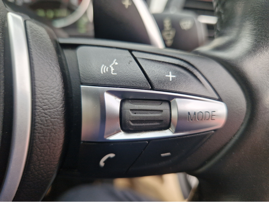 2013 BMW 3 Series - image 33