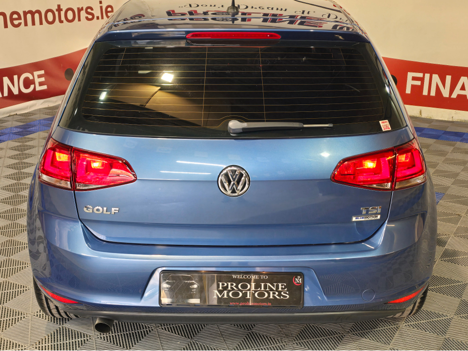 2016 Volkswagen Golf - image 8