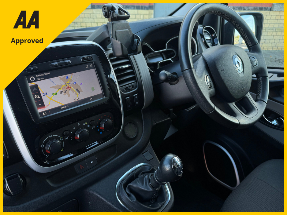 2019 Renault Trafic SPORT NAV  ENERGY 1.6DCI(NO VAT) *1 YEAR UNLIMITED MILEAGE WARRANTY* €13,900
