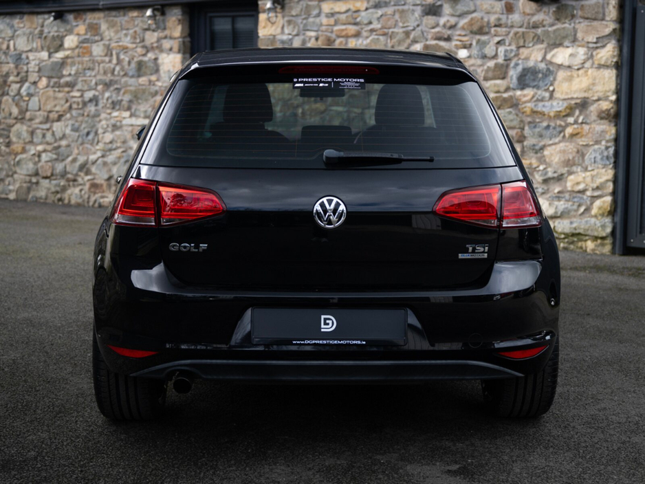 2014 Volkswagen Golf - image 4