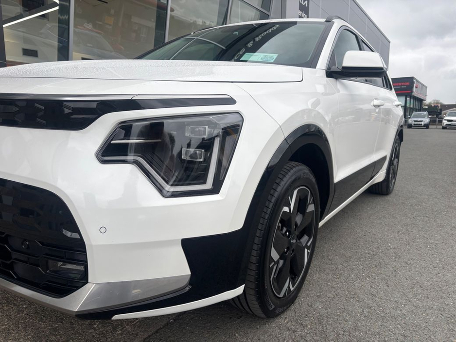 2024 Kia Niro - image 3