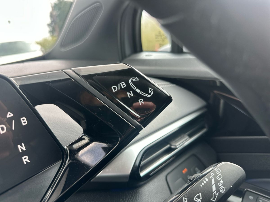 2023 Volkswagen ID.4 - image 10