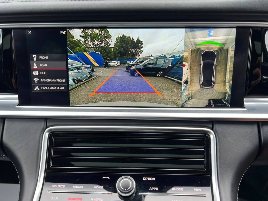 2018 Porsche Panamera - image 9