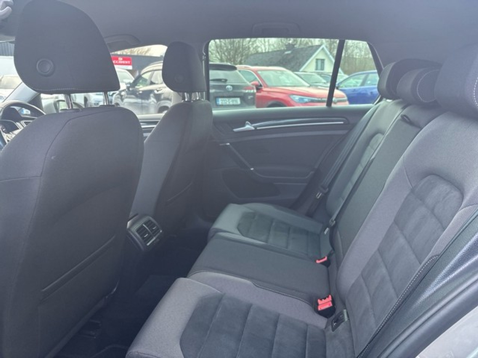 2018 Volkswagen Golf - image 7