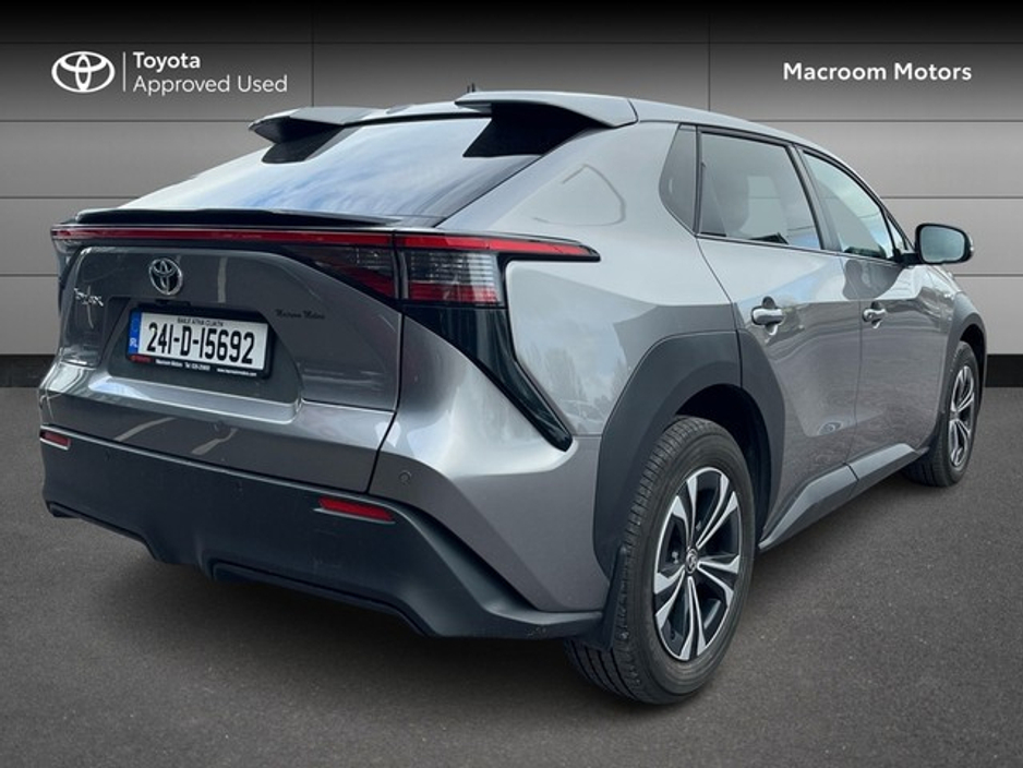 2024 Toyota bZ4X - image 2