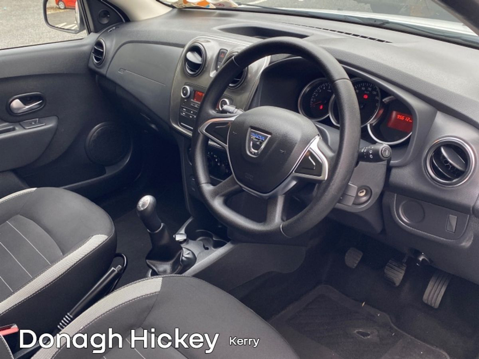 2021 Dacia Sandero Stepway - image 5