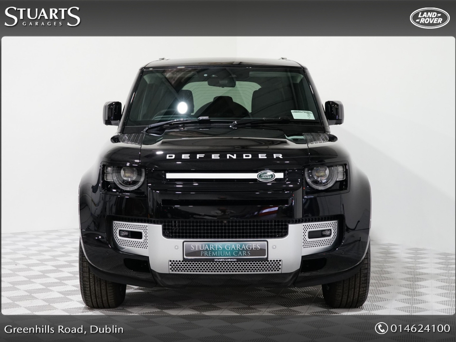 2023 Land Rover Defender - image 7