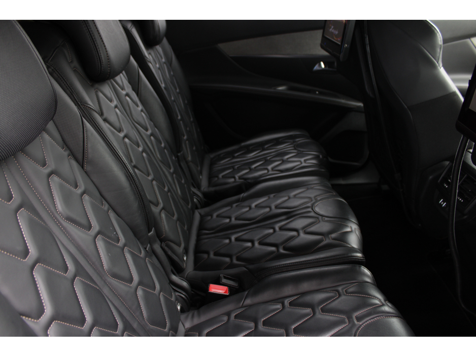 2018 Peugeot 5008 - image 19