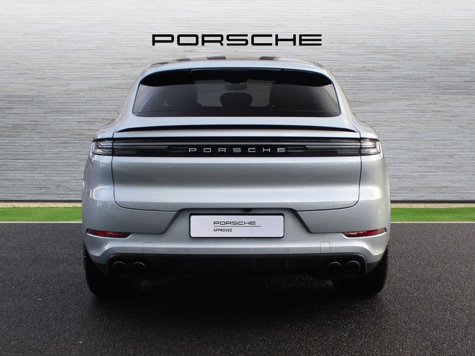 2024 Porsche Cayenne E-Hybrid Coupe €105,000