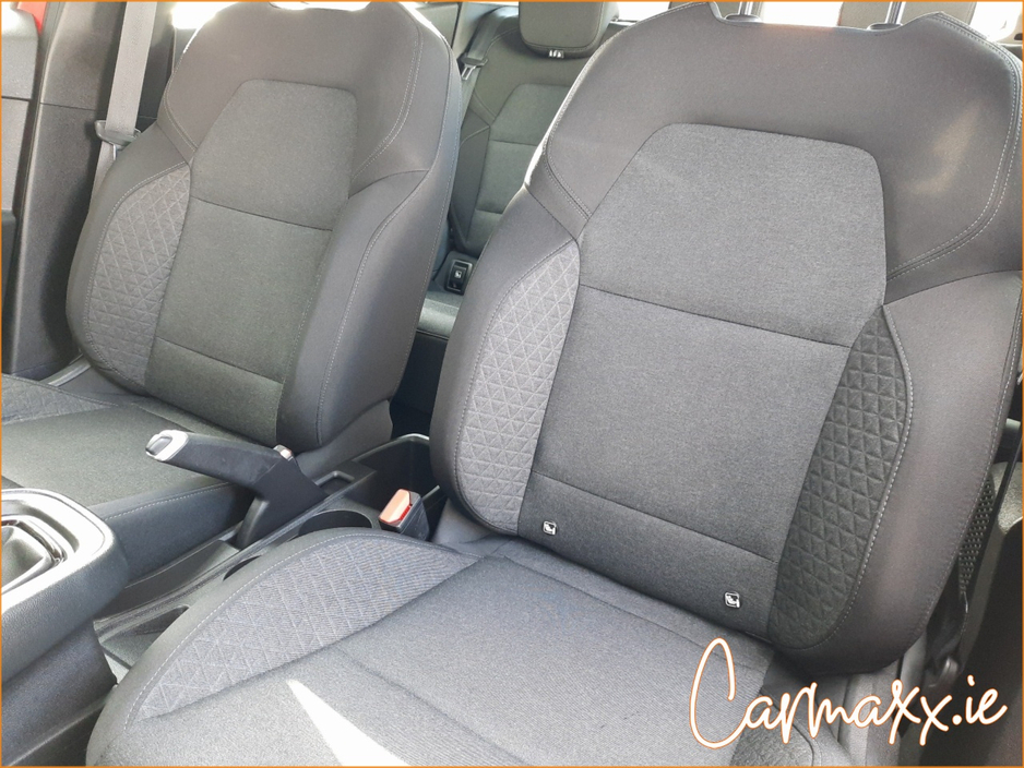 2022 Renault Clio - image 24