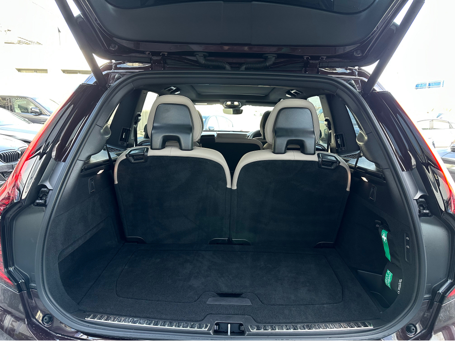 2025 Volvo XC90 - image 14
