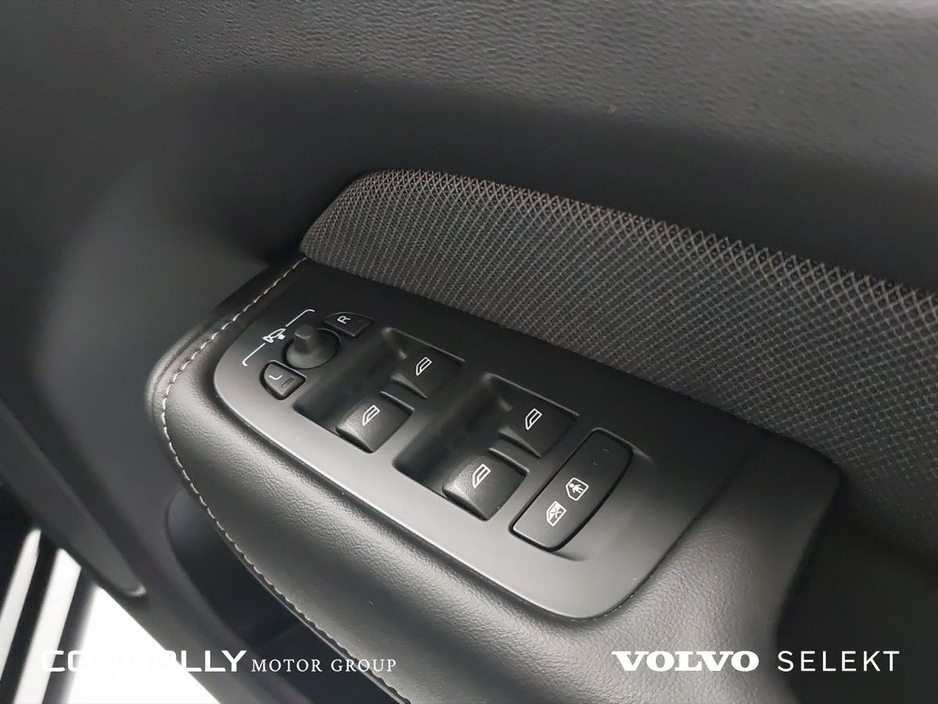 2025 Volvo XC60 Plus Black Ed T6 PHEV €573pm €64,495