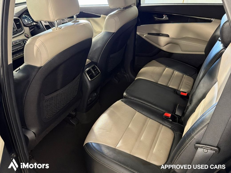 2018 Kia Sorento - image 13