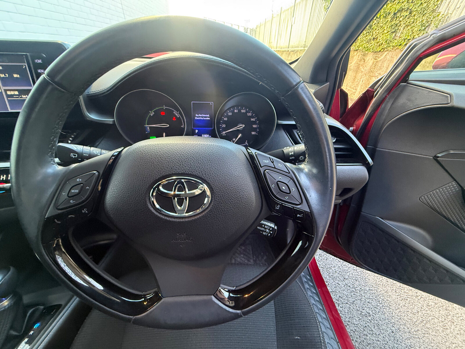 2019 Toyota C-HR - image 11