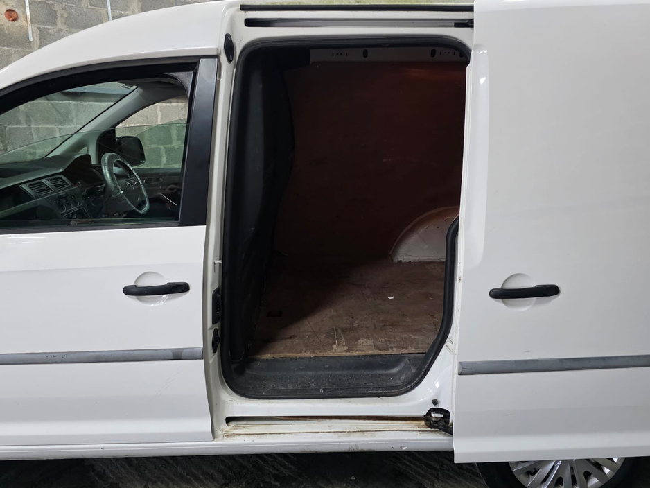 2018 Volkswagen Caddy - image 13