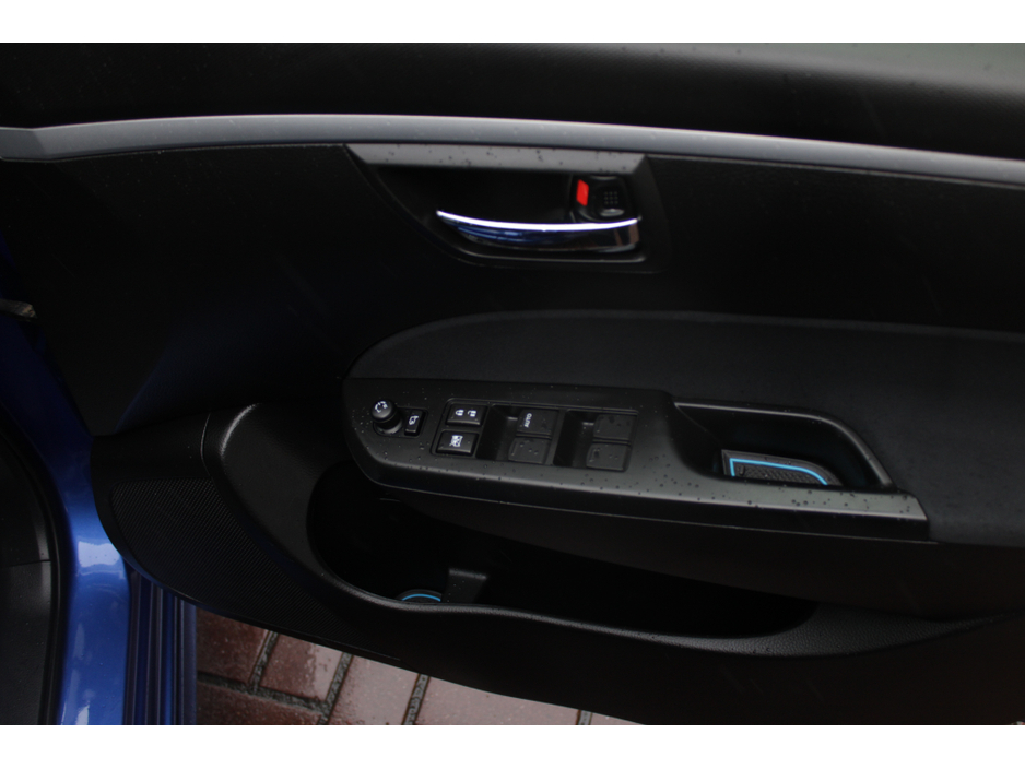 2015 Suzuki Swift - image 10