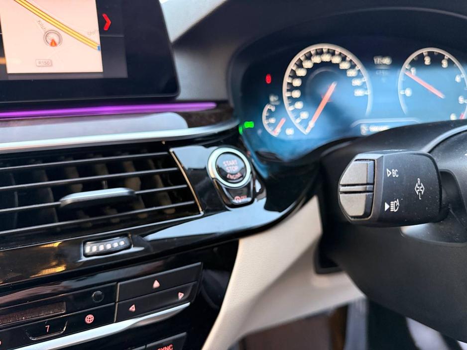 2019 BMW 5 Series - image 31