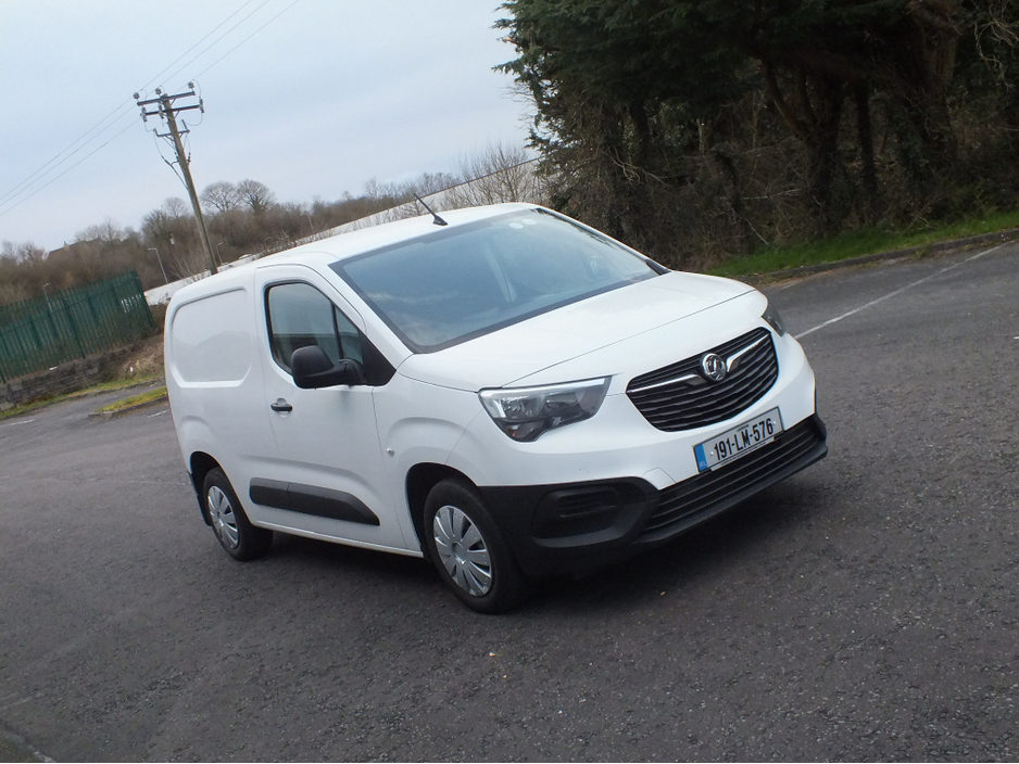 2019 Vauxhall Combo - image 7