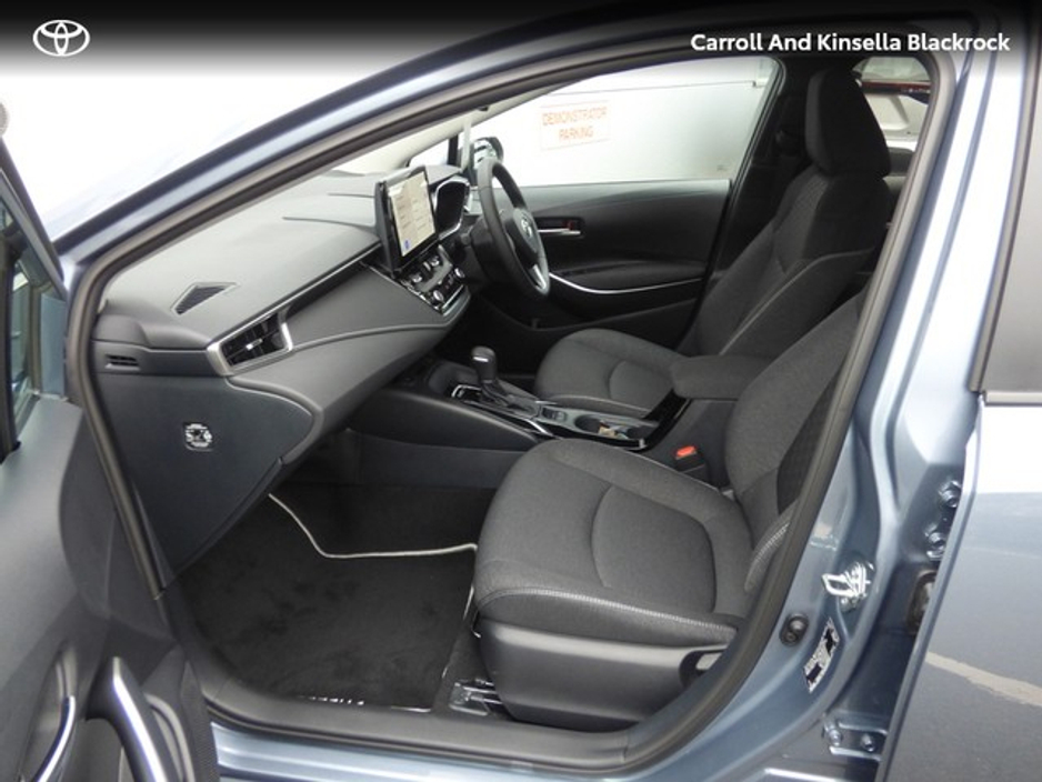 2023 Toyota Corolla Hybrid Luna Sport Saloon €28,950