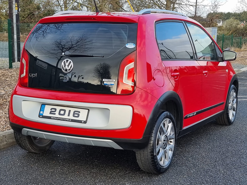 2016 Volkswagen up! - image 4