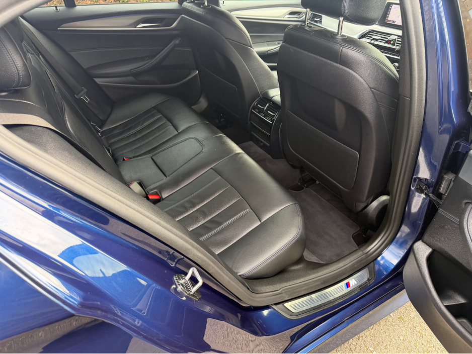 2019 BMW 5 Series - image 12