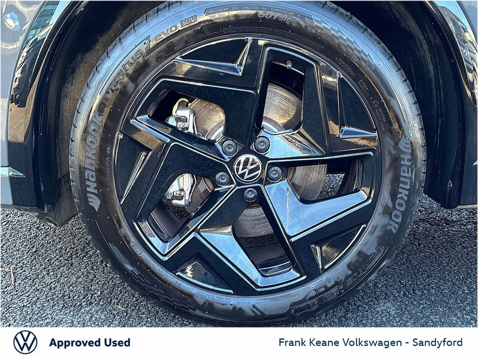 2025 Volkswagen Tiguan - image 8