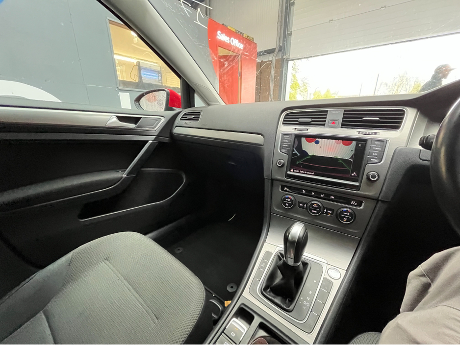 2017 Volkswagen Golf - image 15