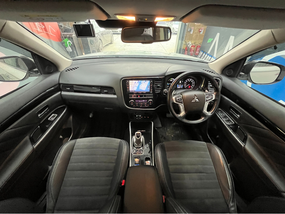 2019 Mitsubishi Outlander €21950! 2019 MITSUBISHI OUTLANDER PHEV G PLUS PACKAGE 2.4 AUTOMATIC / CRUISE CONTROL / 360° PARKING CAMERA / ELECTRIC MEMORY & HEATED SEATS / HEATED STEERING WHEEL / PADDLE SHIFTERS AND MORE €21,950