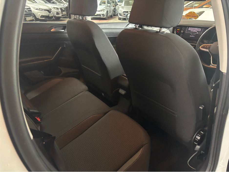 2022 Volkswagen Polo - image 8