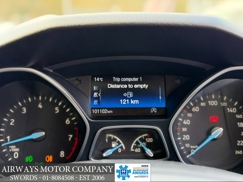 2016 Ford Focus - image 27