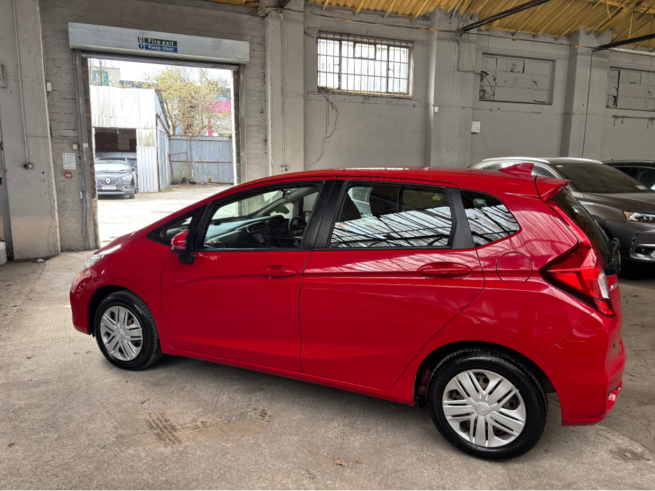 2019 Honda Jazz - image 14