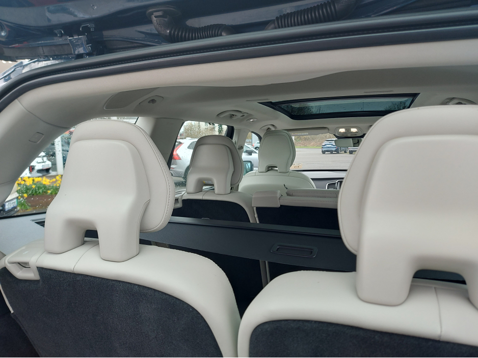 2023 Volvo XC90 - image 16