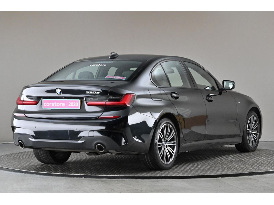2020 BMW 3 Series - image 8