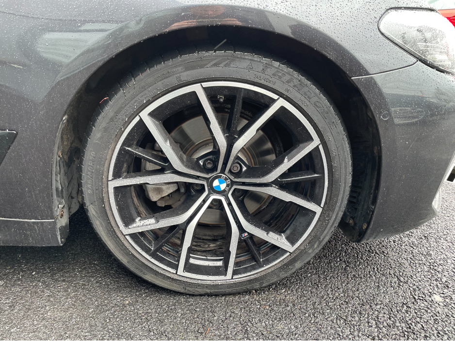 2021 BMW 5 Series - image 23