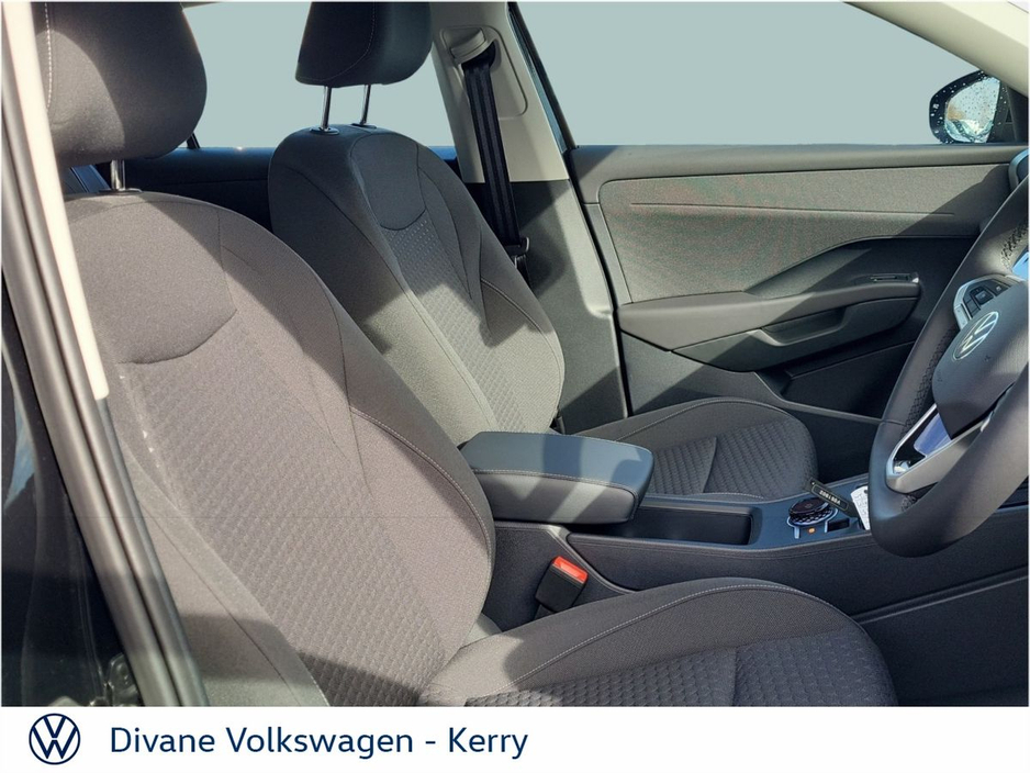 2026 Volkswagen T-Roc - image 4