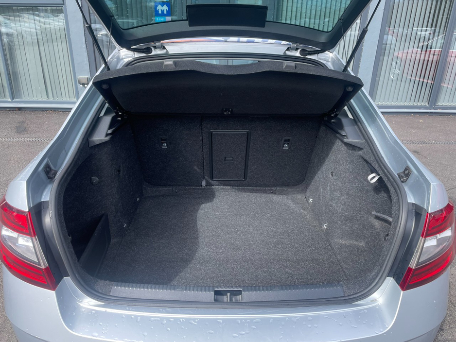 2020 Skoda Octavia - image 5