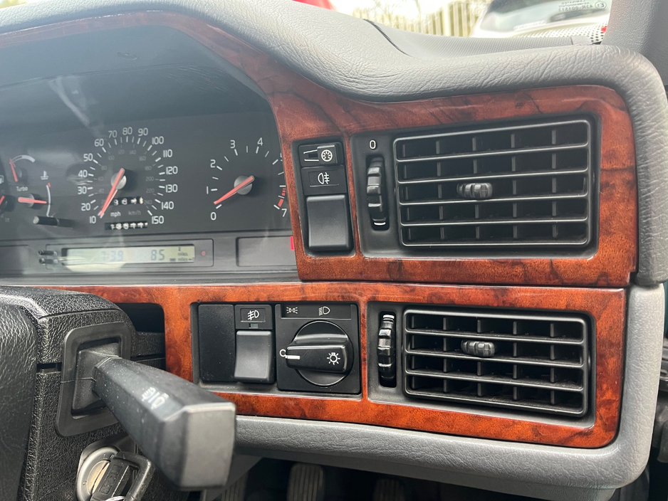 1994 Volvo 850 - image 18