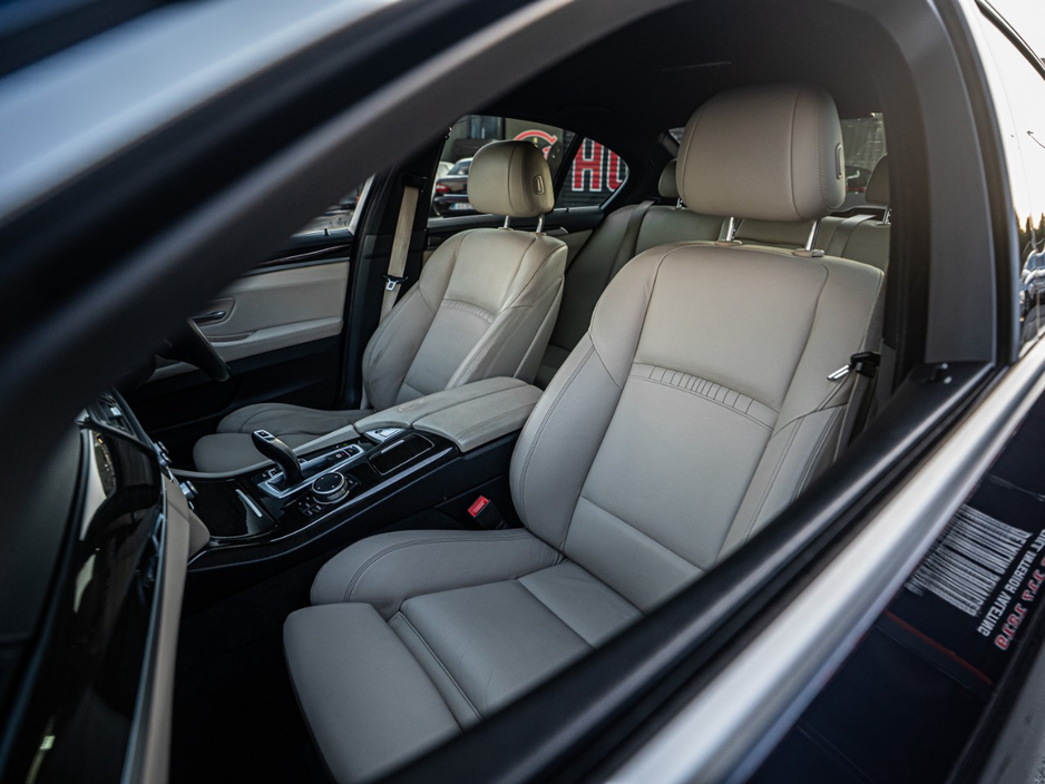 2015 BMW 5 Series - image 39