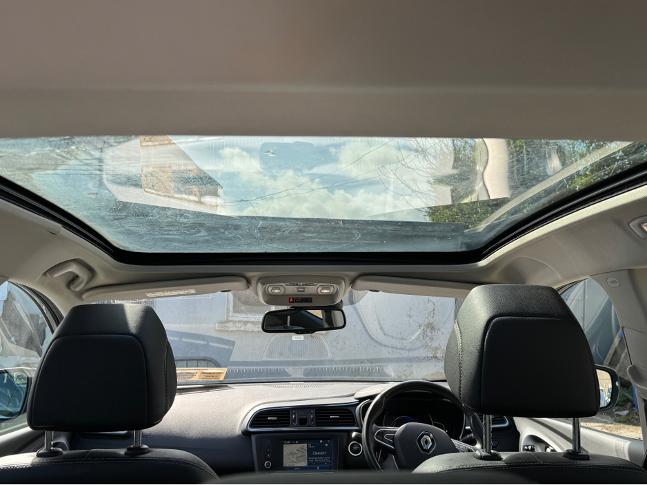 2017 Renault Kadjar - image 2